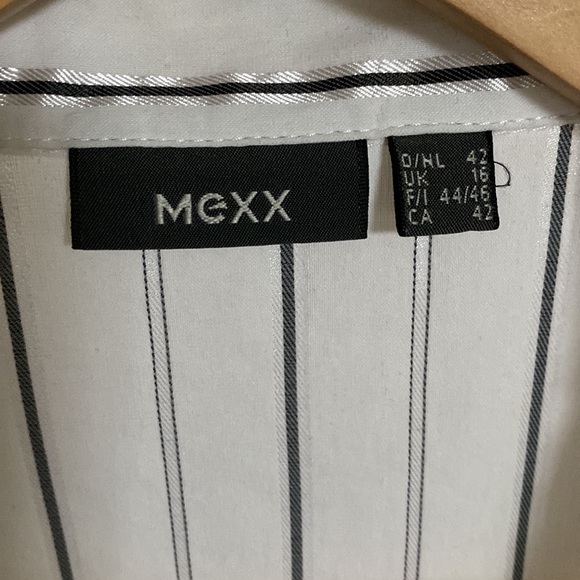 Mexx deep-V button down short sleeve shirt - Picture 2 of 3